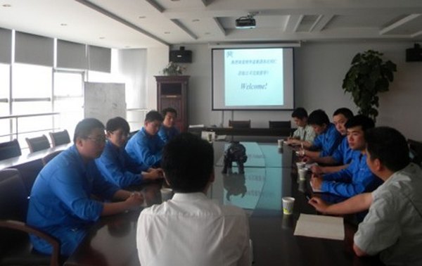 利华益J9.COM技术骨干来公司互换进建